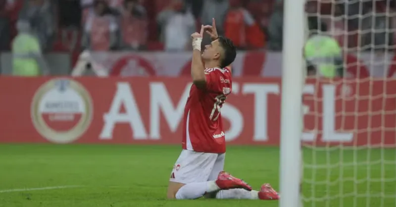 Rafael Borré Brilha: Internacional Lidera Grupo da Morte na CONMEBOL Libertadores