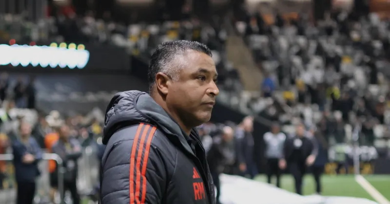 Inter: Roger Machado Reavalia Tática de Três Volantes Após Queda no Brasileirão