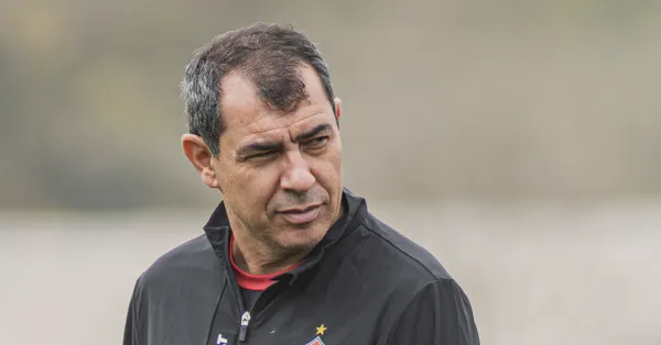 Carille no Vitória: Estratégia Tática Revelada para Duelo Contra o Inter
