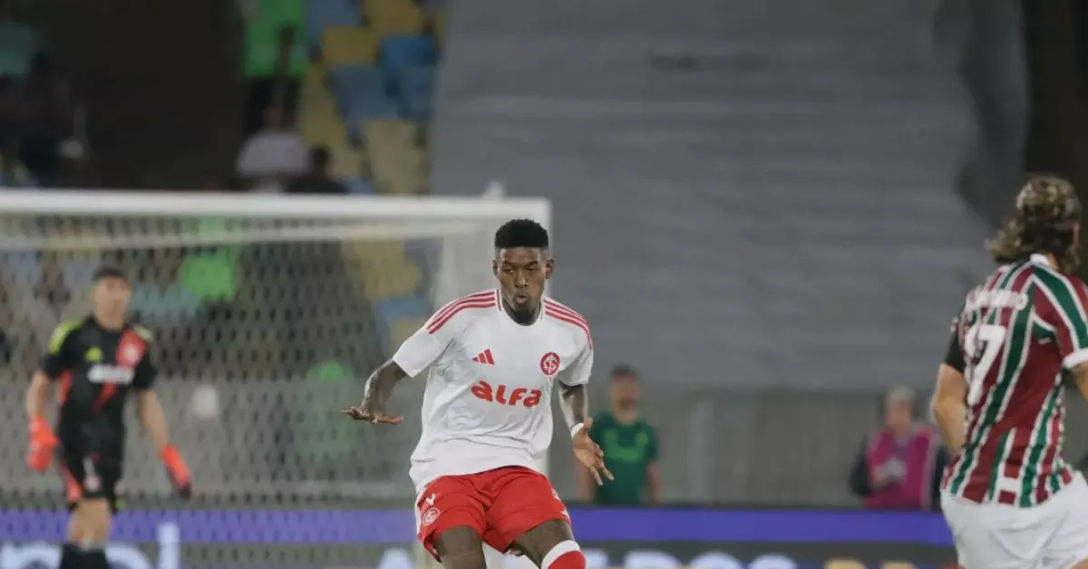 Vitão Sob Observação Europeia: Galatasaray Analisa Zagueiro do Inter no Duelo Crucial da Libertadores