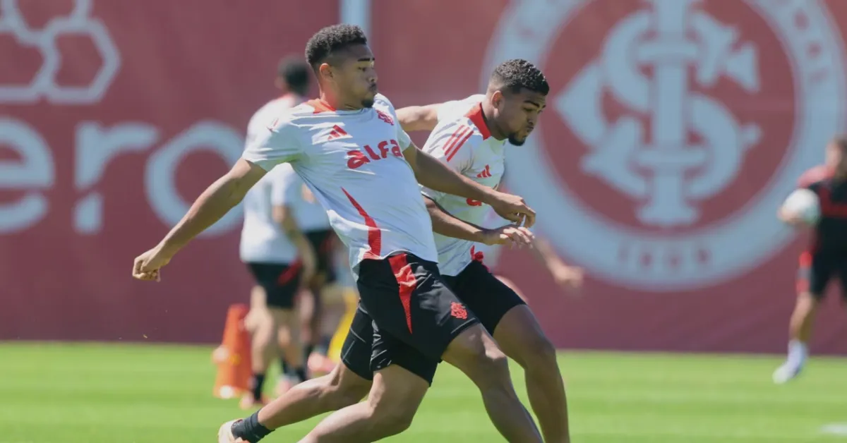 Gustavo Prado Reinicia Treinos e Redefine Opções Ofensivas do Internacional