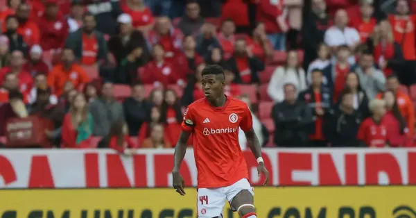 Vitão Lesionado: Impacto no Inter e Cenários de Retorno para o Zagueiro Colorada