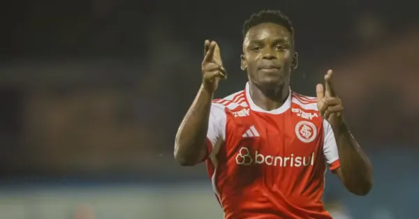 Carbonero Brilha: Atacante do Inter Lidera Colômbia à Vitória em Amistoso Internacional