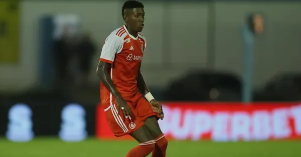 Vitão é vendido ao Flamengo: Inter confirma negócio milionário e detalhes