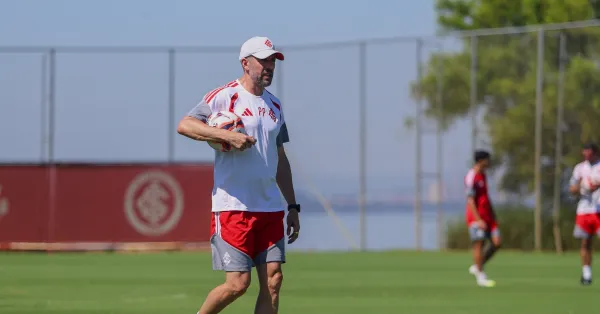 Pezzolano estreia no Inter: Veja as estratégias e avaliações do técnico para o elenco