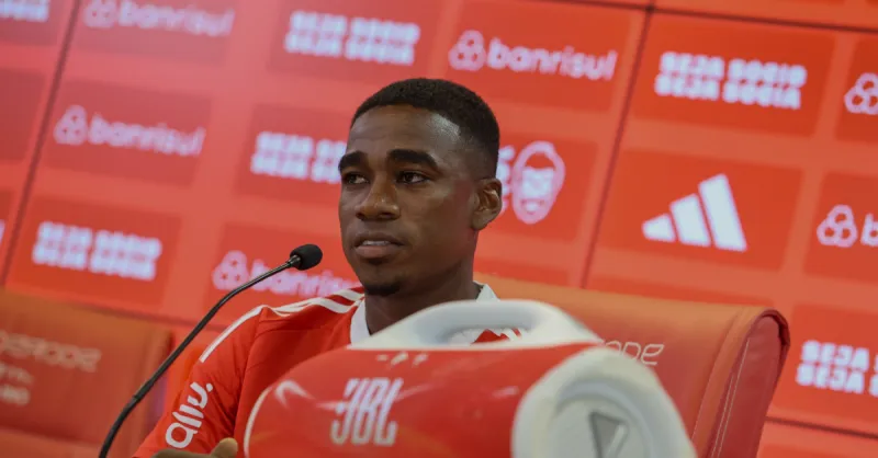 Félix Torres: O zagueiro equatoriano que chega ao Inter após desafios no Corinthians