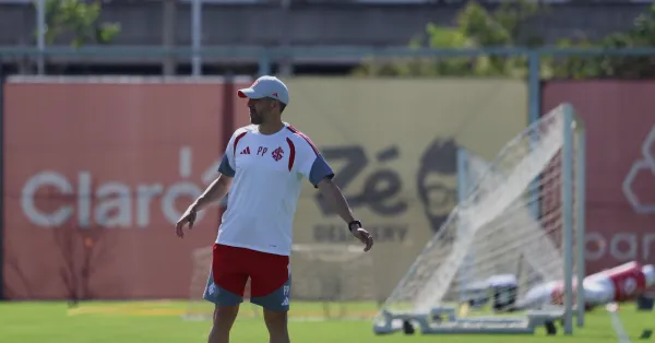 Pezzolano Revela Estratégia e Elenco Enxuto do Internacional para o Brasileirão